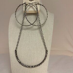 Fashion Jewelry Set Silver-Tone Hammered Neckline Chocker and Pierced Earring